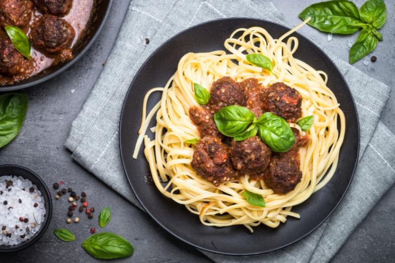 Recept na masové kuličky s rajčatovou omáčkou se špagety