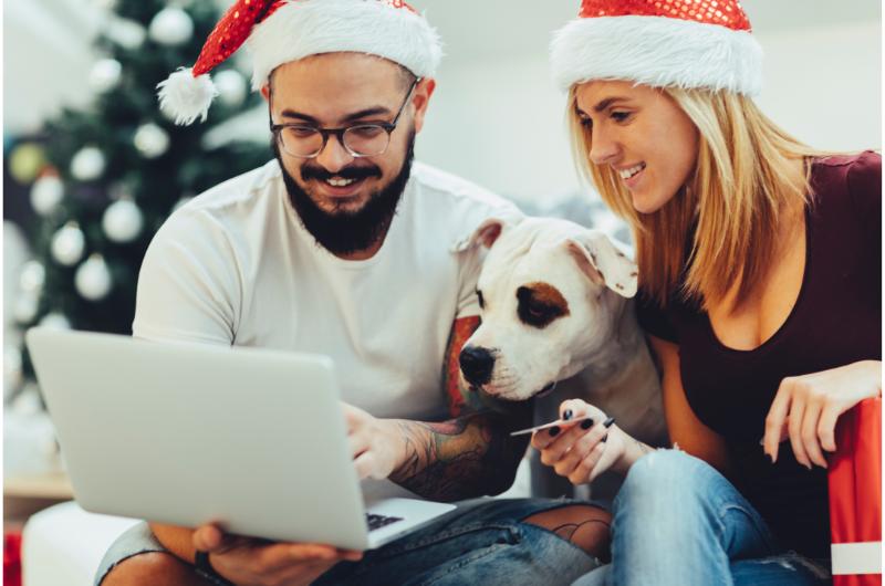 Přes 50 % Čechů volí online nákupy pro své vánoční dárky
