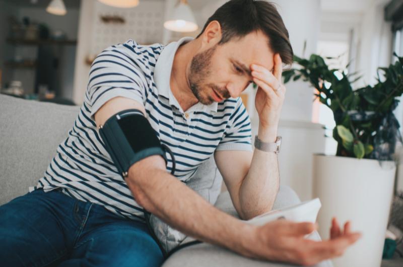 Nízký krevní tlak: Nepodceňujte ho a včas vyhledejte pomoc