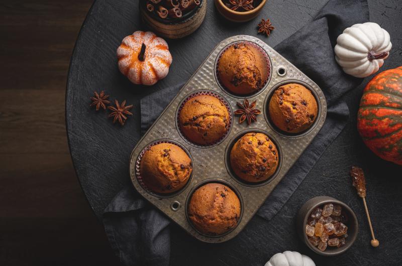 Halloweenská výzdoba na talíři: Recept na dokonalé dýňové muffiny