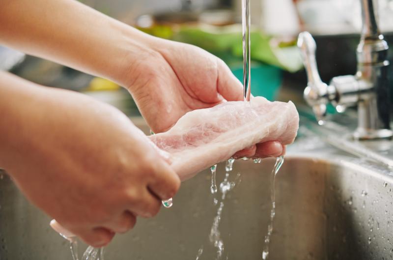 Mýt, nebo nemýt? Tyhle potraviny nikdy nemyjte, pokud nechcete mít problém