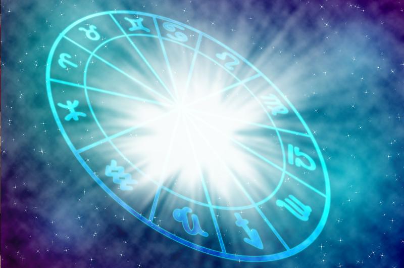 Indický horoskop na léto 2025: Zásadní změny pro všechna znamení! Kdo zbohatne, kdo se zamiluje?