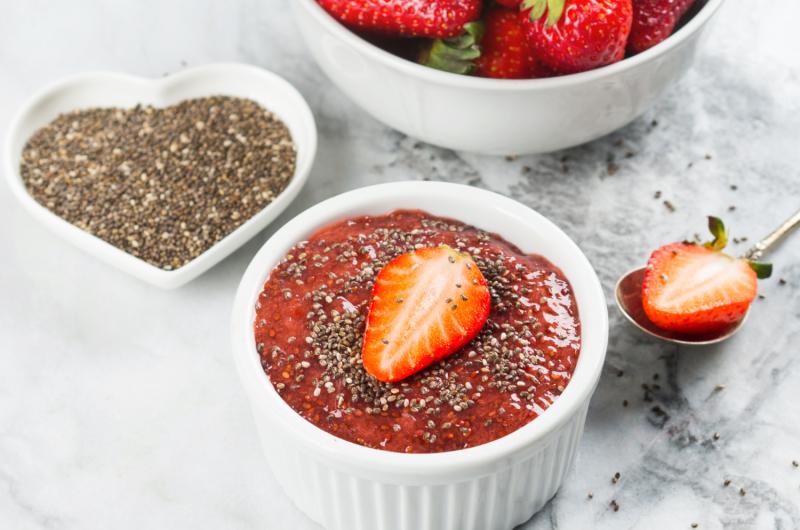 Zdravý domácí jahodový džem s chia semínky: Snadný recept bez cukru