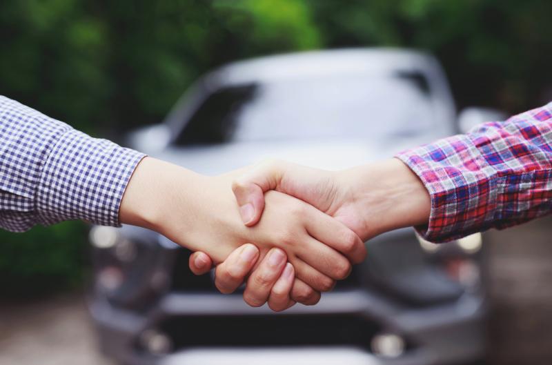 Chcete ojeté auto prodat rychle? Tohle je barva, kterou hledají všichni