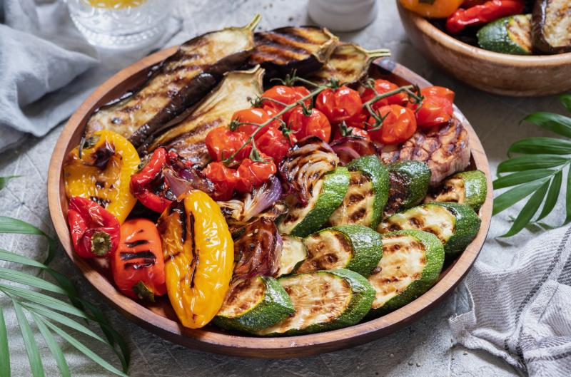 Zelenina a saláty z grilu: Tyto recepty vás překvapí chutí i jednoduchostí