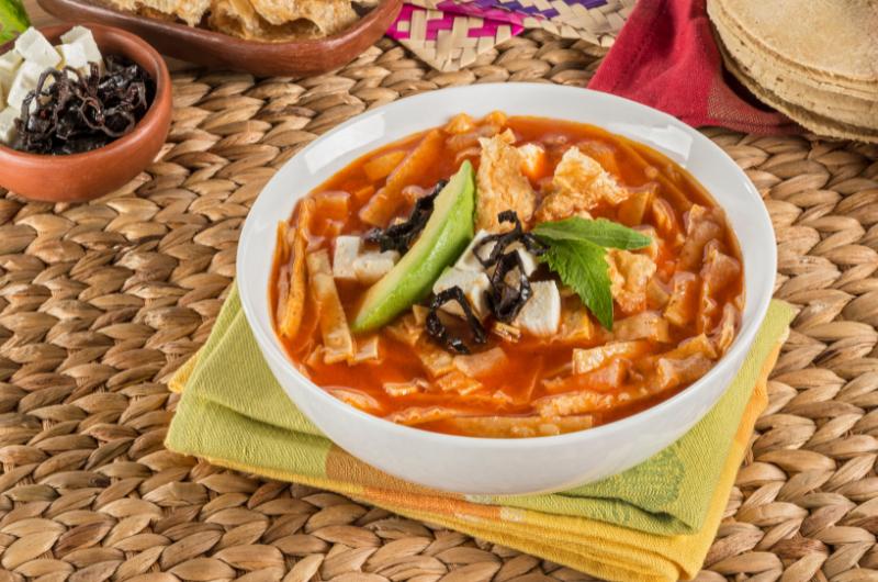 Tortilla polévka: Mexická klasika, která vás zahřeje a okouzlí chutí