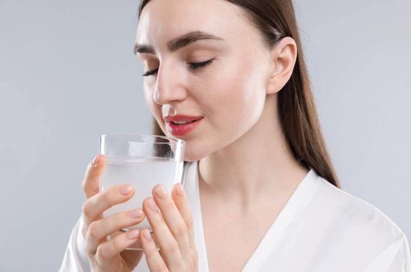 Přírodní kolagen z vaší kuchyně: Nápoj, který už za 10 dní vyhladí pleť, posílí klouby a dodá lesk vlasům