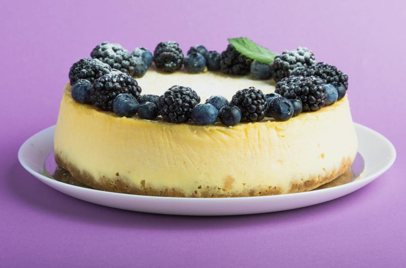 Cheesecake s ostružinami: Letní dezert s vanilkovým krémem a bezlepkovým korpusem