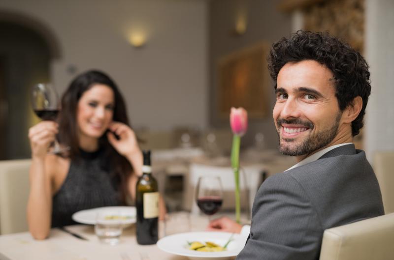 „Když si hned objednala to nejdražší na lístku, viděl jsem první red flag“