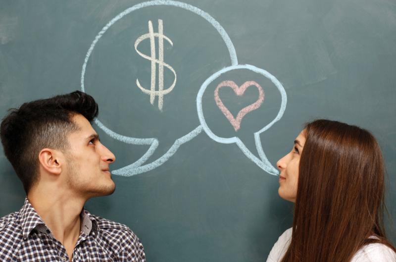 Tvrdil, že sotva vyjde s penězi. Partner nechtěl platit nájem, pak přišel šok