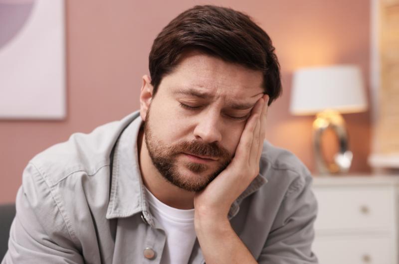 Budíte se unavení i po osmi hodinách spánku? Tohle je důvod, který většina lidí přehlíží