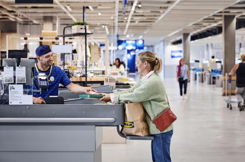 IKEA pokračuje ve zlevňování: Těchto 150 výrobků teď pořídíte výrazně levněji