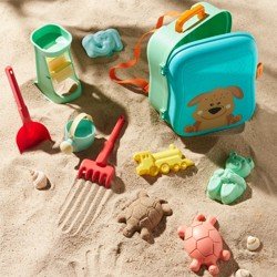 Batůžek s hračkami na písek