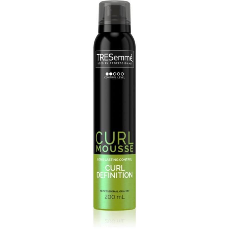 TRESemmé Botanique Cactus Water & Coconut stylingová pěna pro kudrnaté vlasy 200 ml