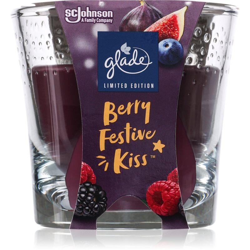 GLADE Berry Festive Kiss vonná svíčka 112 g