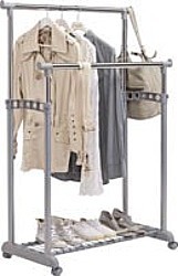 Pojízdný šatní stojan