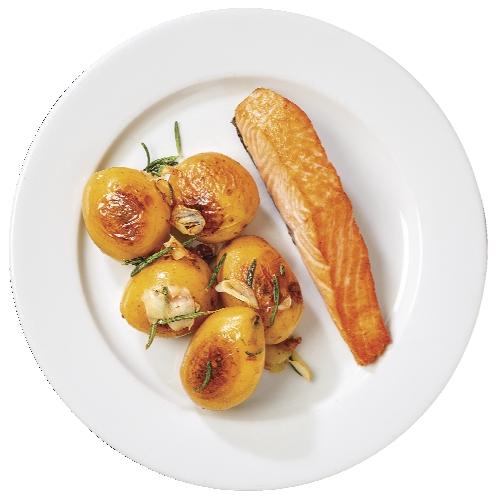 Pečený losos na másle s bramborami grenaille