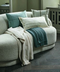 3) Dekorační polštář
KLOKKELYNG